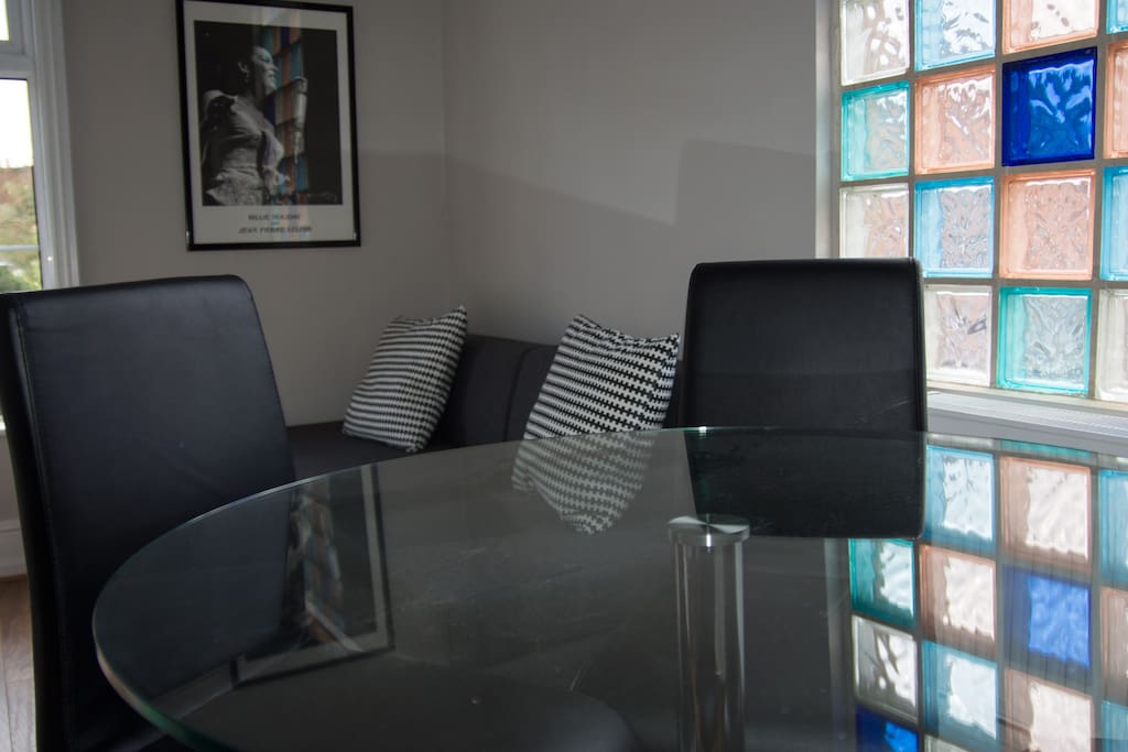 Lounge/diner area