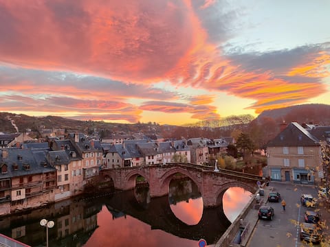 apartment overlooking the Lot