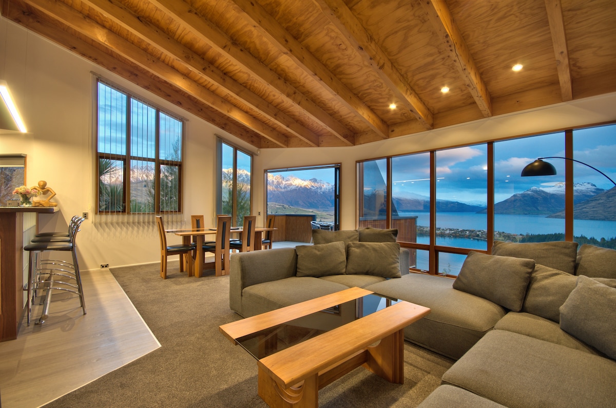 Paradise on the Hill - Houses for Rent in Queenstown, Otago, New