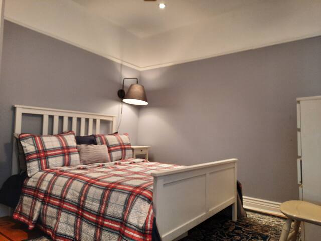Comfortable private 3 bdrm in Windsor Terrace