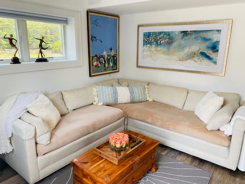 Popular Airbnb listing: PRIVATE BASEMENT APARTMENT WITH POOL IN SAG HARBOR in Sag Harbor