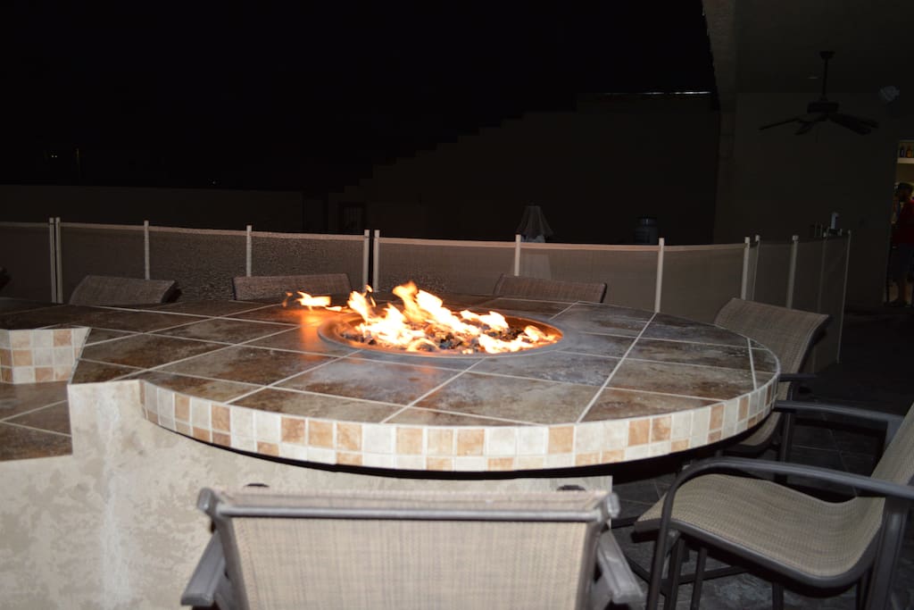 Fire pit table