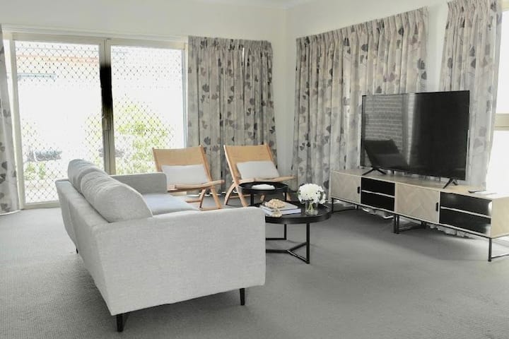 Peaceful And New Two Bedroom Unit In Traralgon - Glengarry