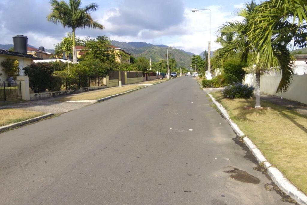 Calm , relaxing neighborhood. Drive or walk 3 mins this way for public transport.