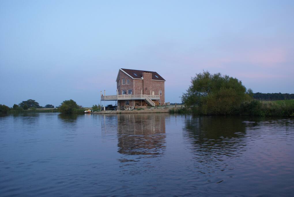 Front of the cabin in the morning
