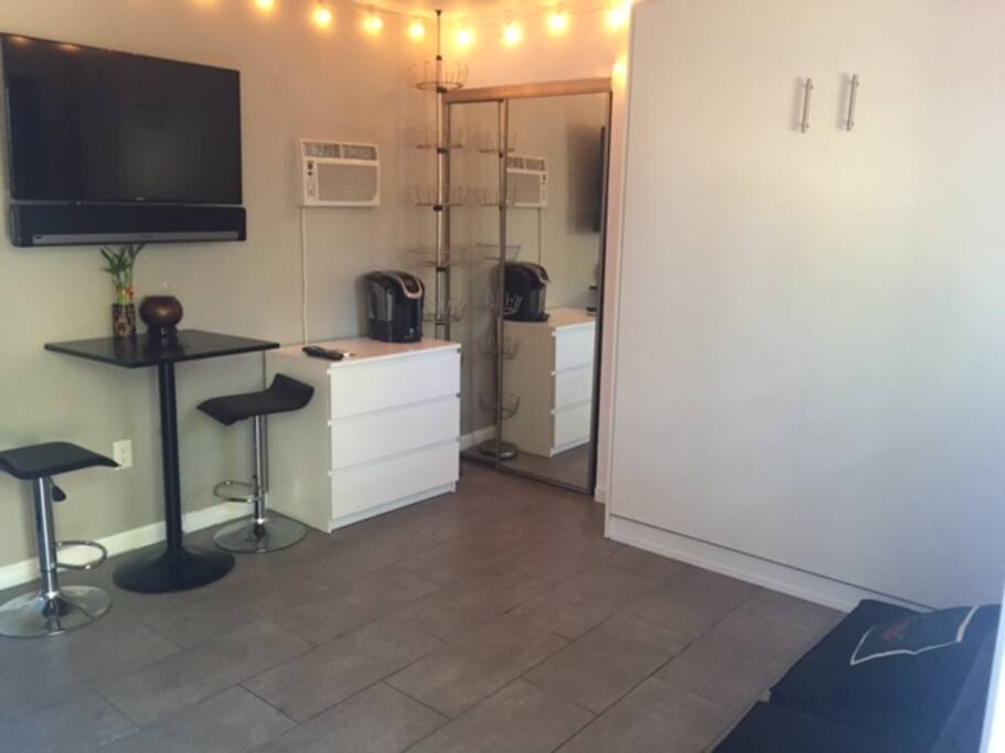 Hi Dev TV, dresser, AC and mirrored closet. Keurig too!