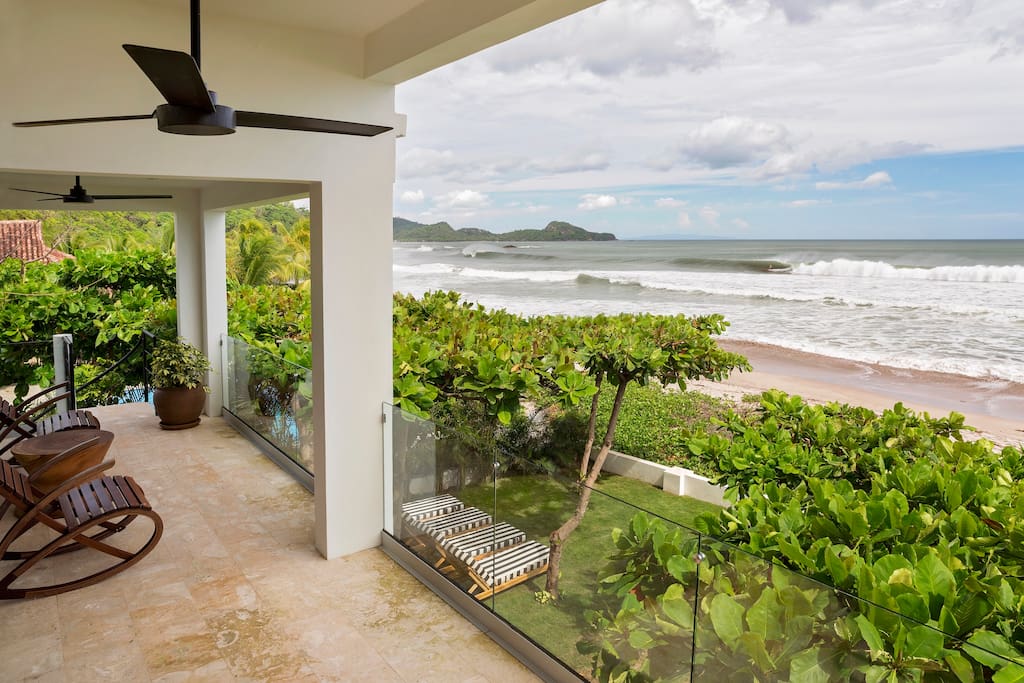 Casa Almendra - Beachfront house on Playa Colorado
