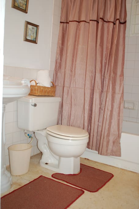 3 bath rooms