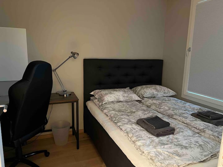 Spavaća soba 3 s 160 bračnih kreveta, s dobrim ormarom i privatnim uredskim prostorom