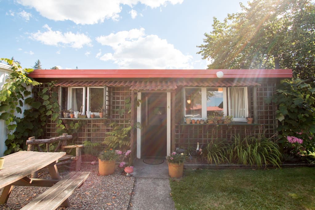 The cottage in motel gardens