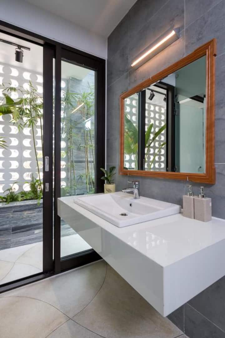 Phòng tắm đầy đủ 4