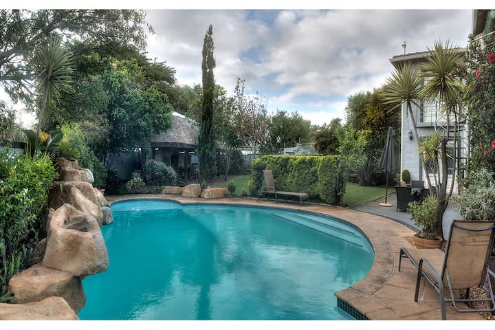 Tuscan Villa near Cape Town gallery image 2