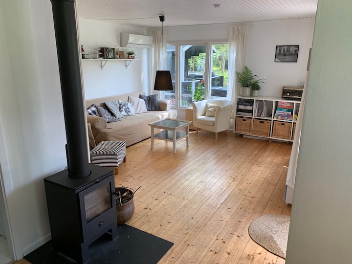 Sebule iliyo na kitanda cha sofa