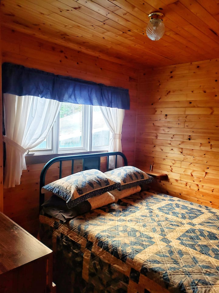 Bedroom 1 - Double Bed