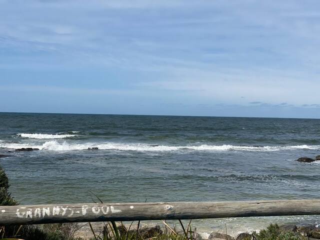 Only 200m from the main swimming beach of Augusta gallery image 4