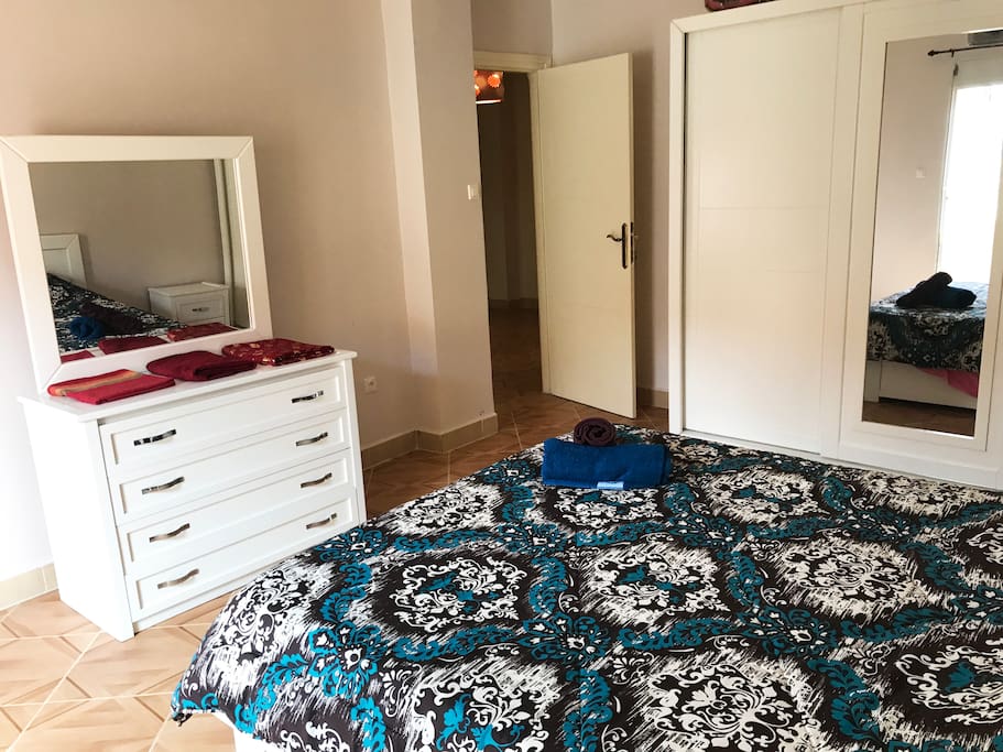 Chambre parentale avec balcon