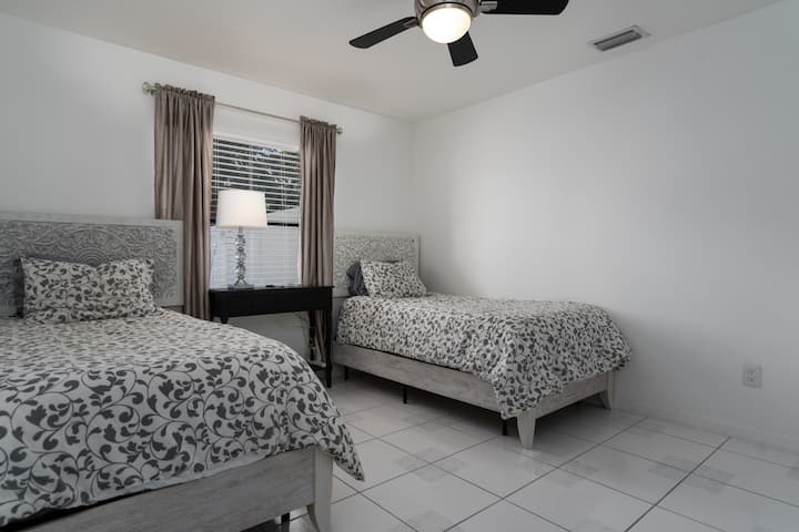 客房为双床客房。