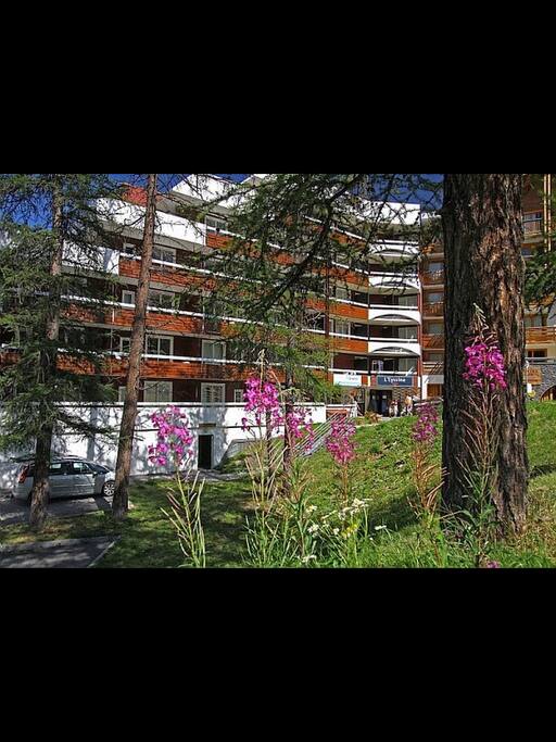 vue de la résidence Le Pic de Chabriere, l appartement se trouve sur cette façade au 7ieme et avant dernier étage