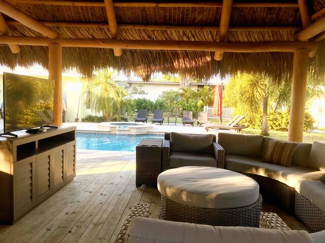 Paradise Resort, With Pool, Mile away from beach gallery image 3