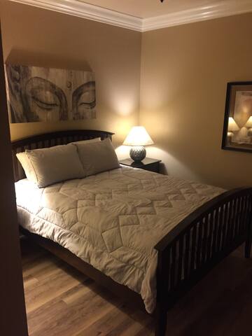 Condo for rent – Right off the Strip