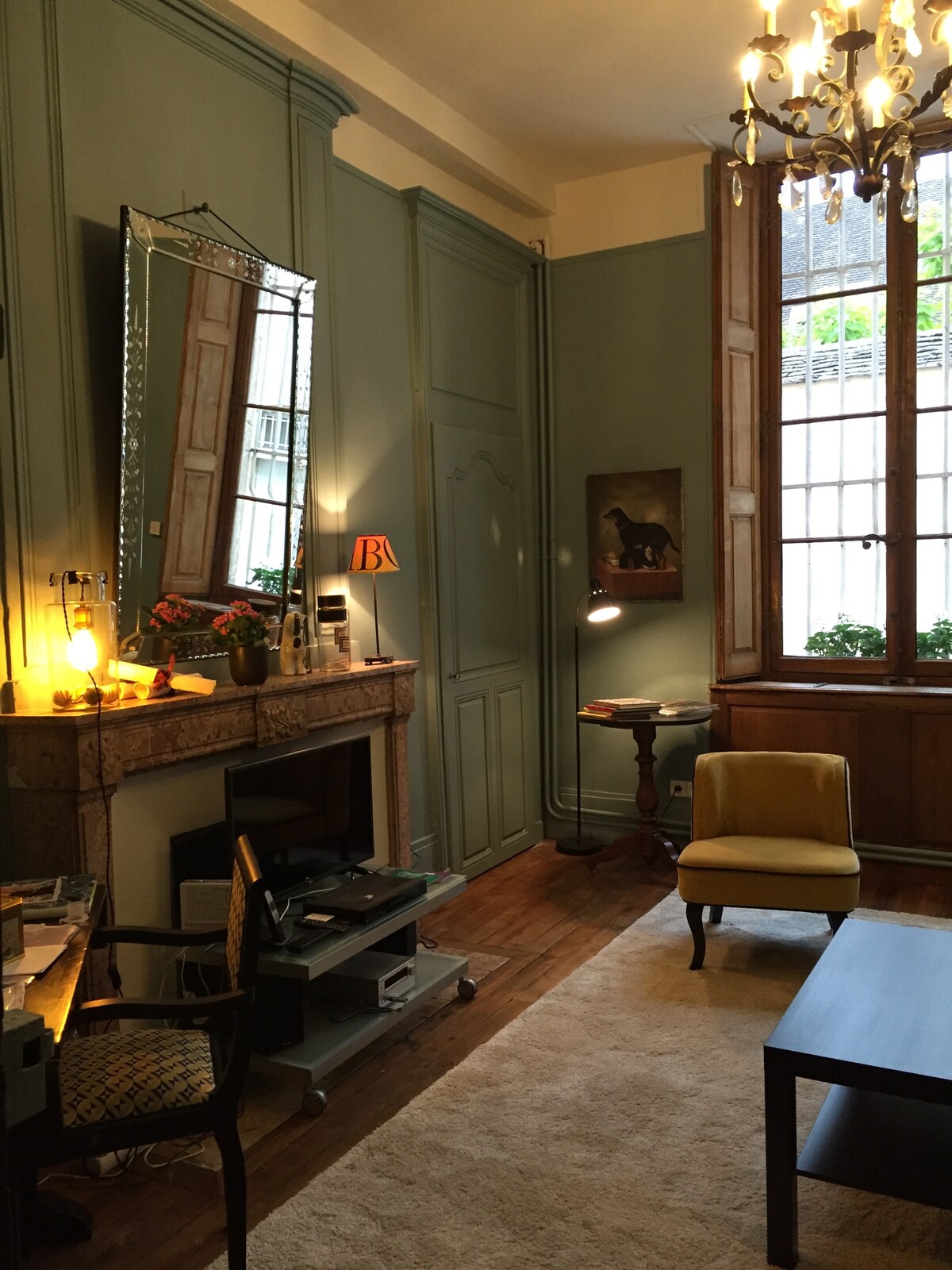 Popular Airbnb listing: Under the Porch in Beaune