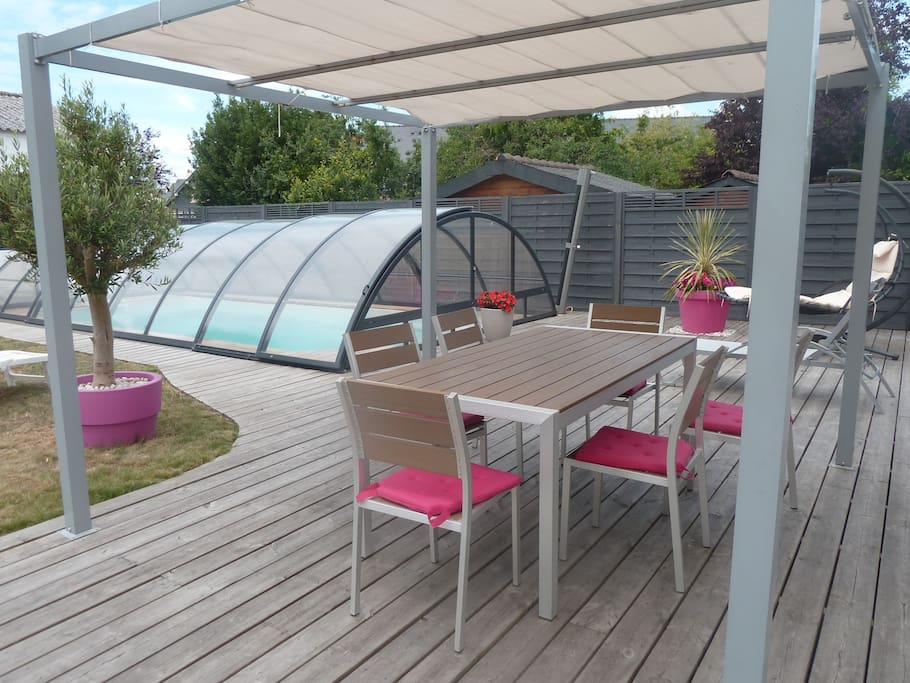 Terrasse bois et piscine chauffée 2-2