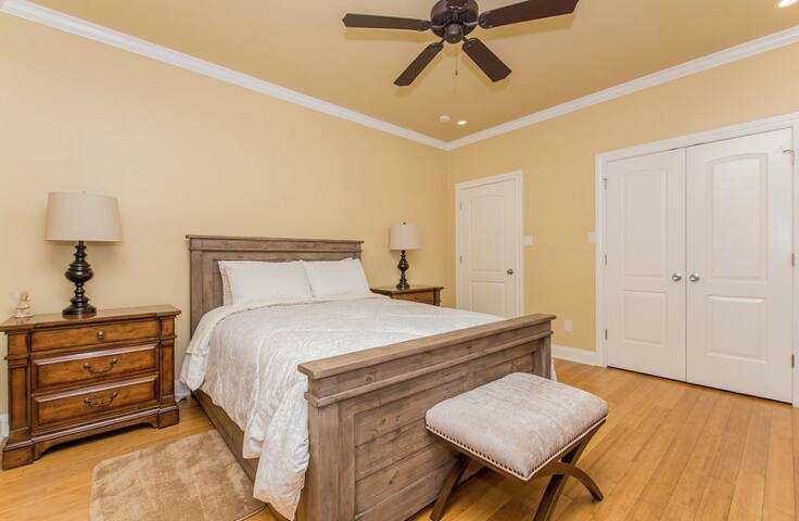 ATX Mini-Mansion gallery image 4