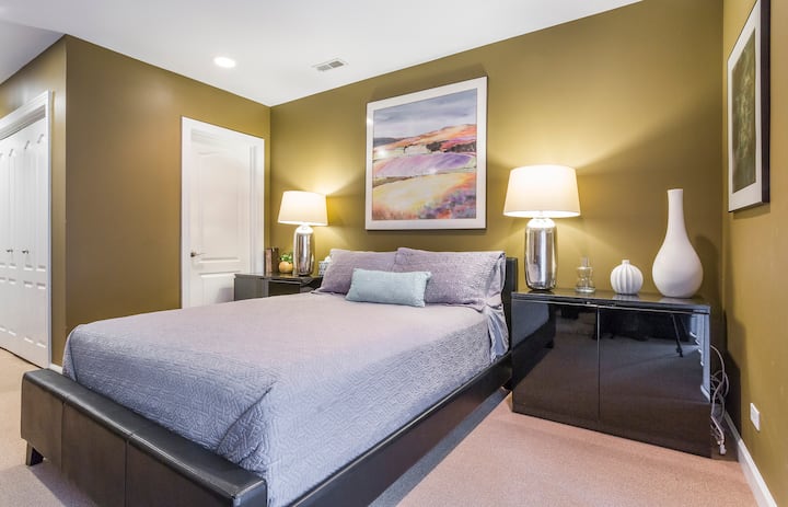 Ground Floor Bedroom Suite - Queen Bed