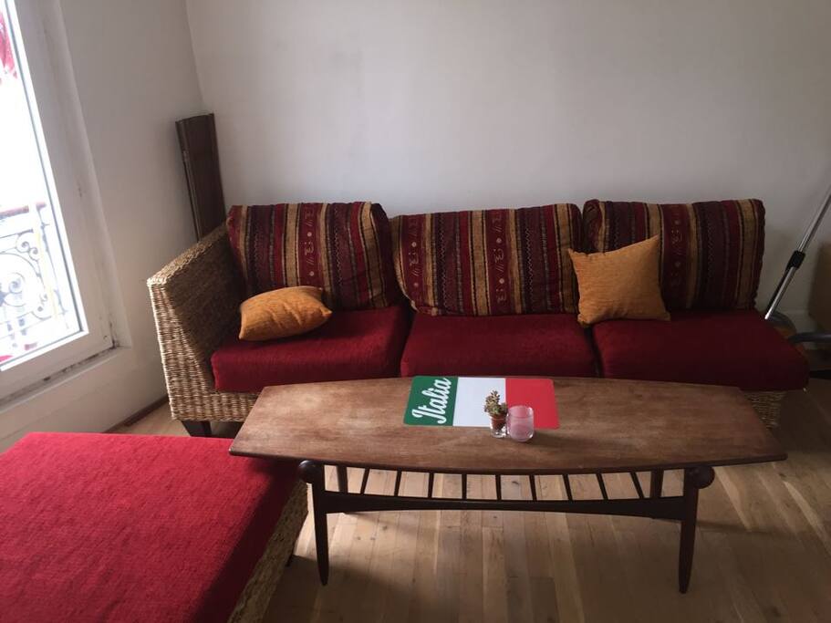 Grand salon avec télé et WIFI