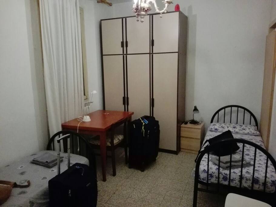 armadio spaziosa, luminosa diurna, ventilatore