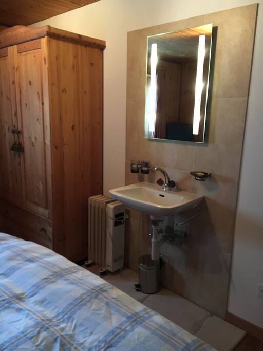 Wasser im Zimmer