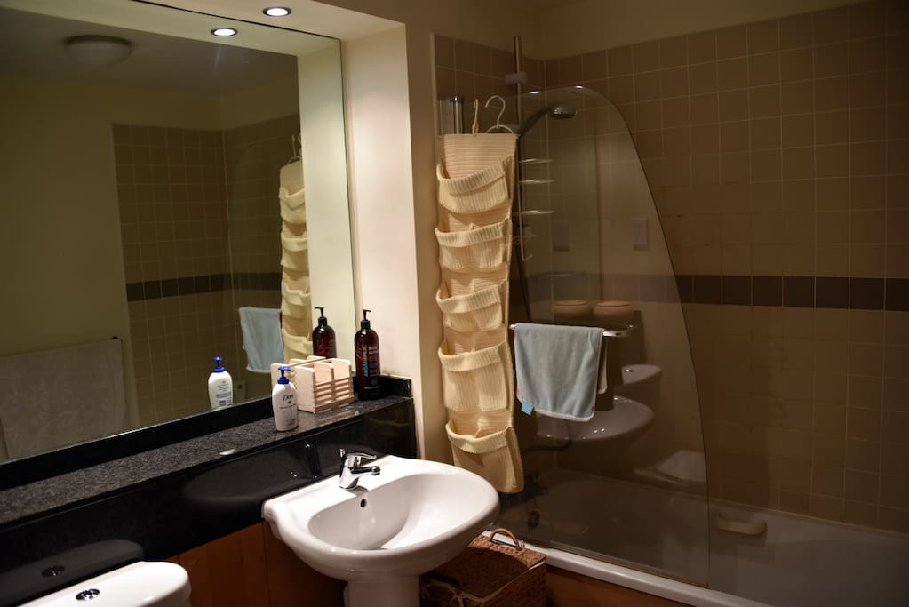 Main bathroom
