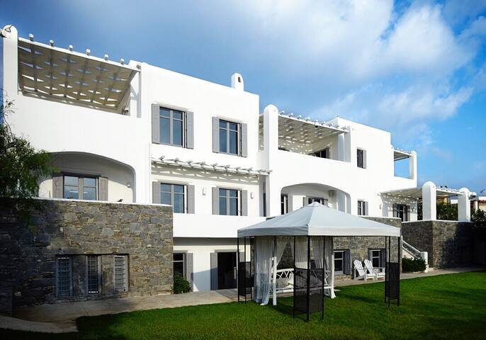 “Dream Villa” Luxury Villa in Syros gallery image 2