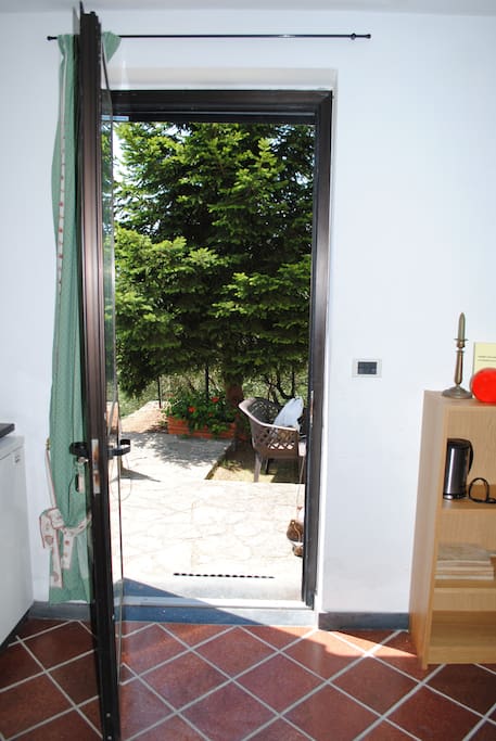 INGRESSO DAL GIARDINO