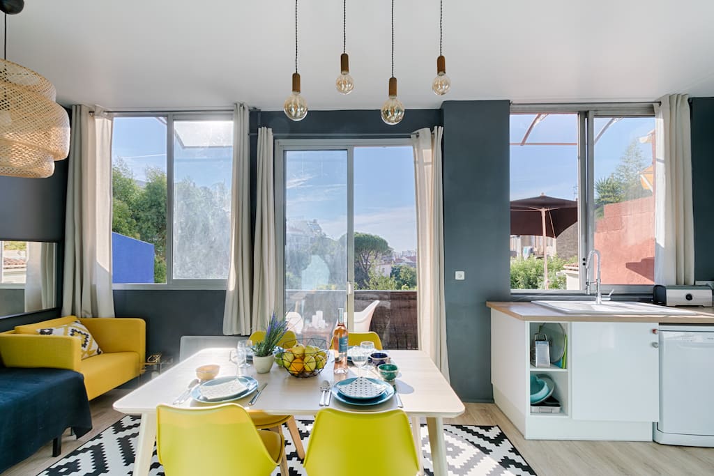 Dining room with kitchen fully equipped and terrace access