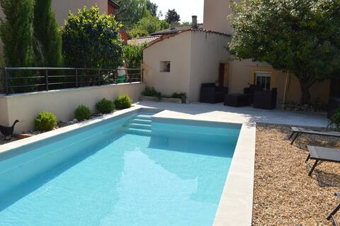 Charming house with pool in Beaujolais