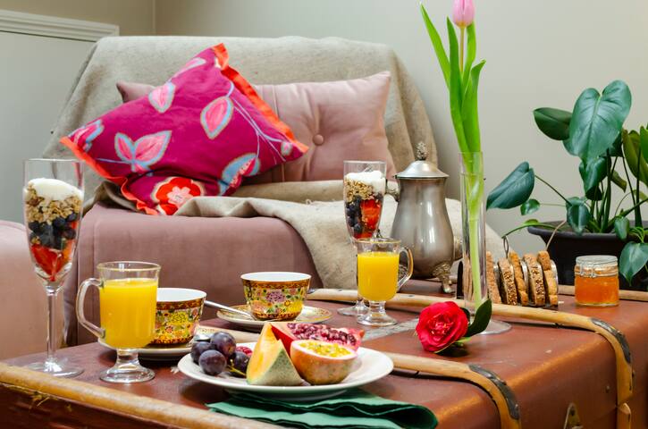 Wow space | 5 bed | mins to tube + FREE breakfast| gallery image 3