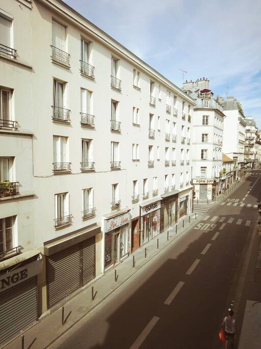 la vue depuis le salon et la chambre