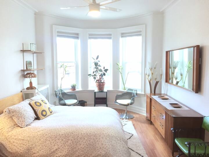 Quiet Two Bedroom with Sunroom Apartments for Rent in Ridgewood, New