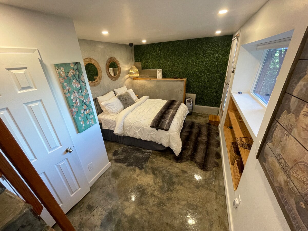 Долна спалня. Всички  модерни бетонни облицовки