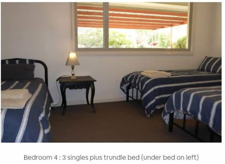 Bedroom 4 : 3 singles plus trundle bed (under bed on left)
