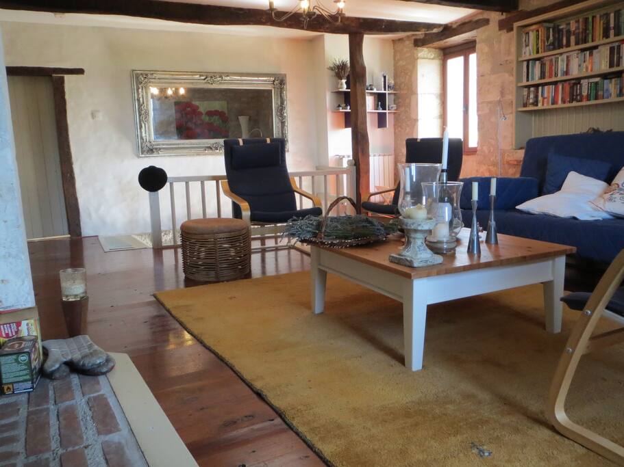 Light and comfortable sitting room
