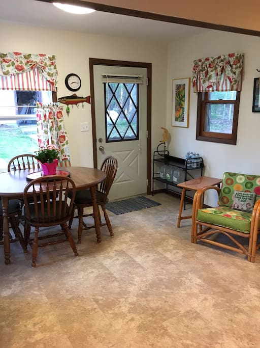 Kitchen dining area
