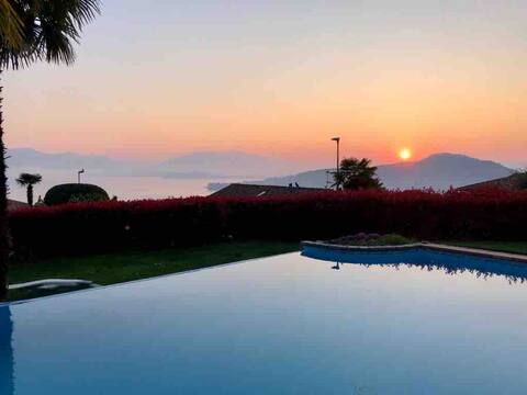 VILLA PALMA WITH LAKE VIEW AND POOL