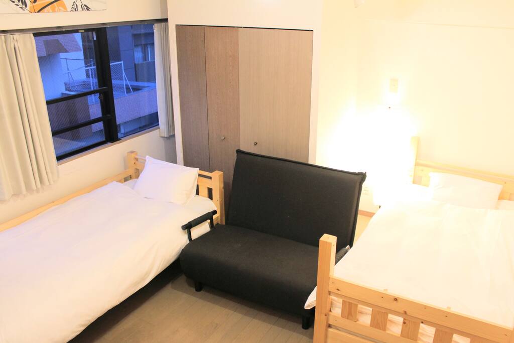 ROOM 2