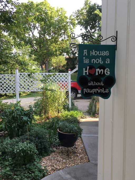 "A House is Not a Home without Paws" flag