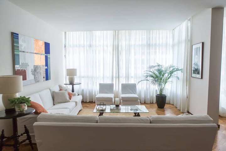 Amplo apartamento em Ipanema 300 m