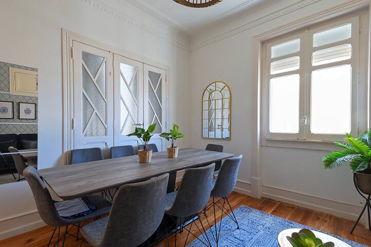 GUINÉ 19 gallery image 2