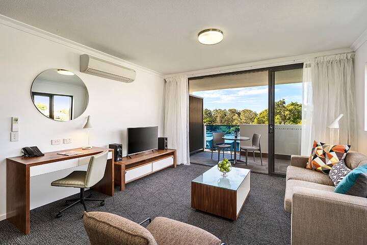 Stunning Executive Three Bedroom Apartment gallery image 4