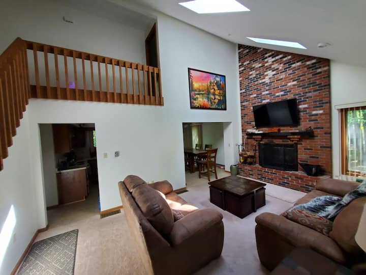 Pocono Escape Houses for Rent in Albrightsville, Pennsylvania, United